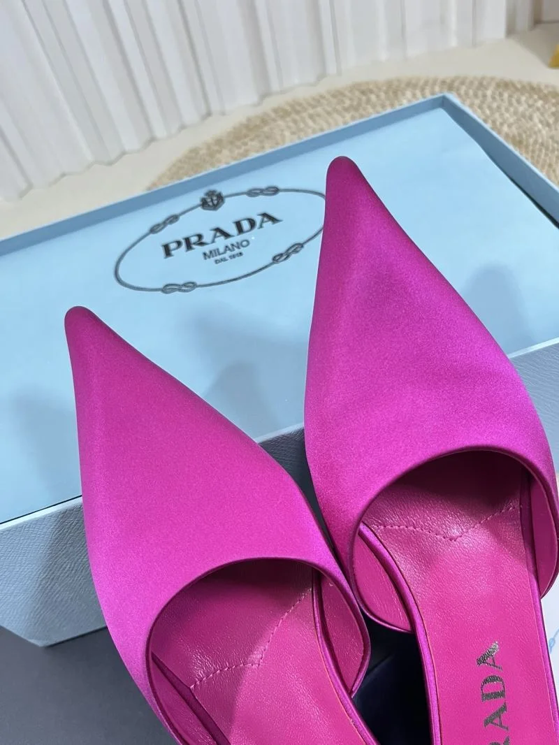 Trendsetting Prada Slippers 34480