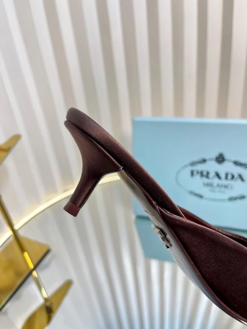 Prada Slippers TimelessDesign 34468