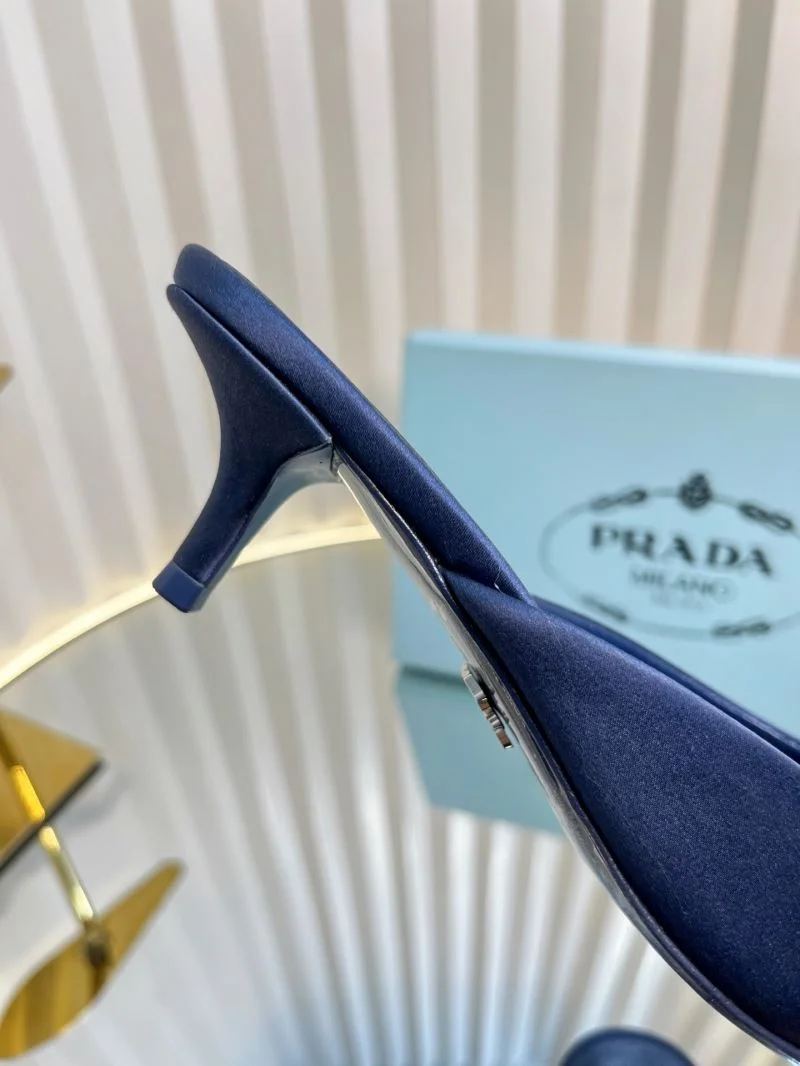 Prada Slippers Stylish 34470