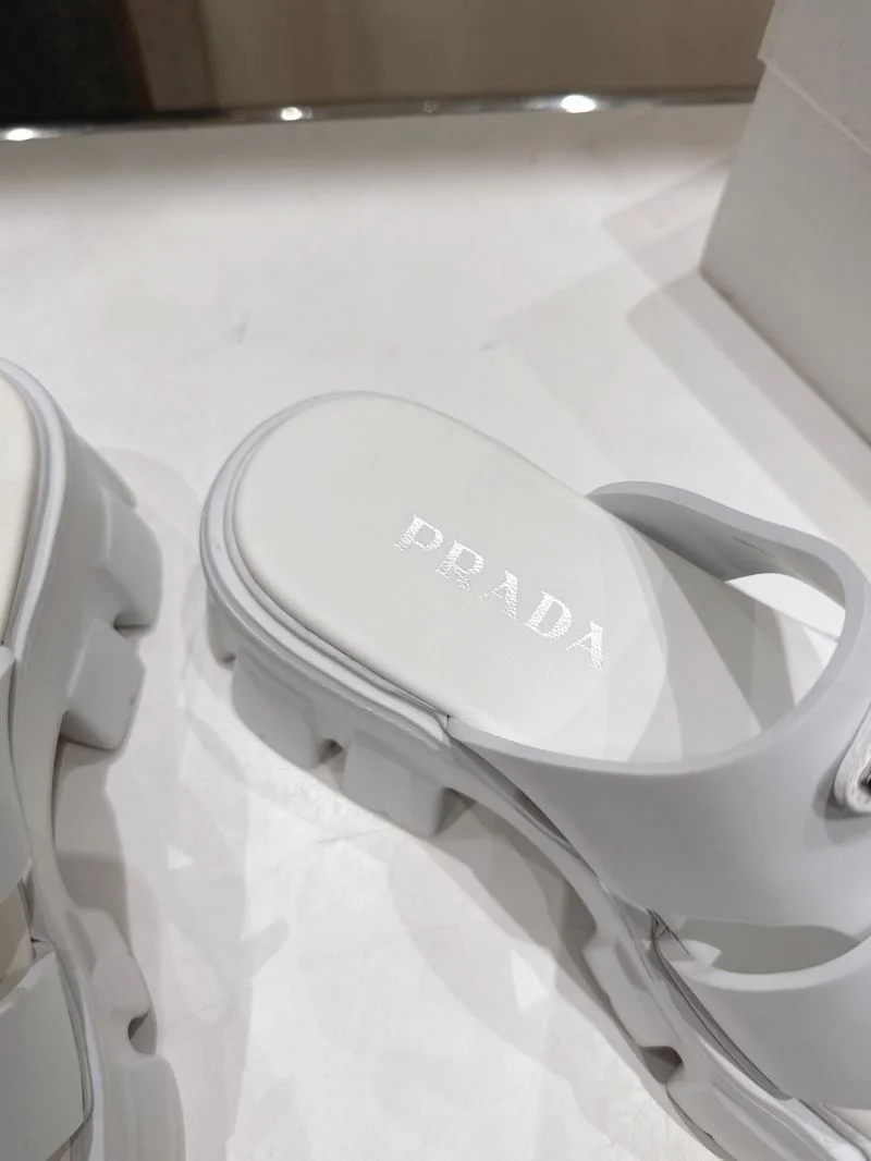 Prada Slippers EyeCatching 34451