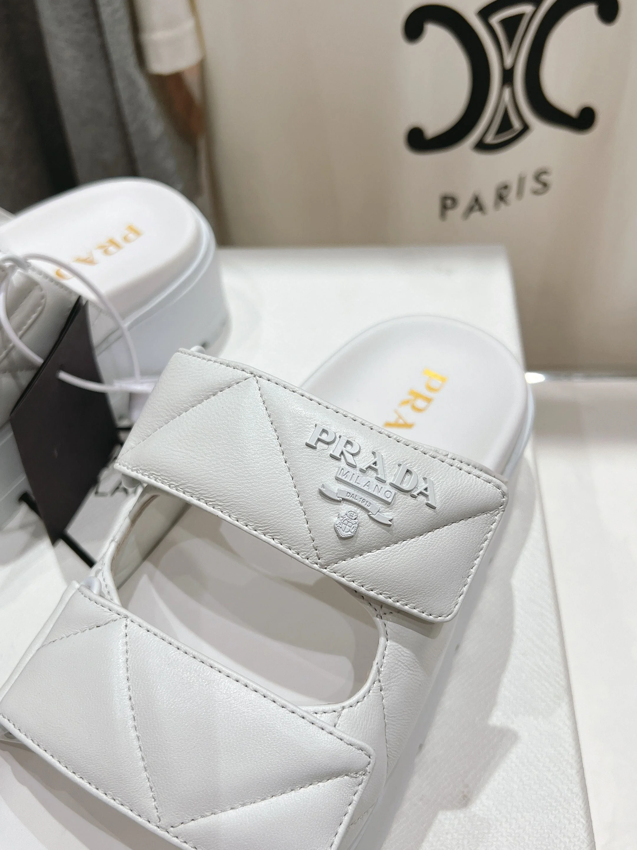 Prada Slippers Sleek 34068