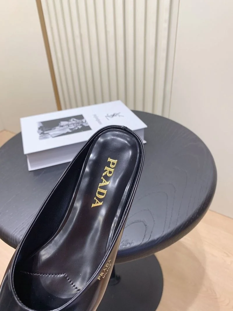 Sleek Prada Slippers 34040