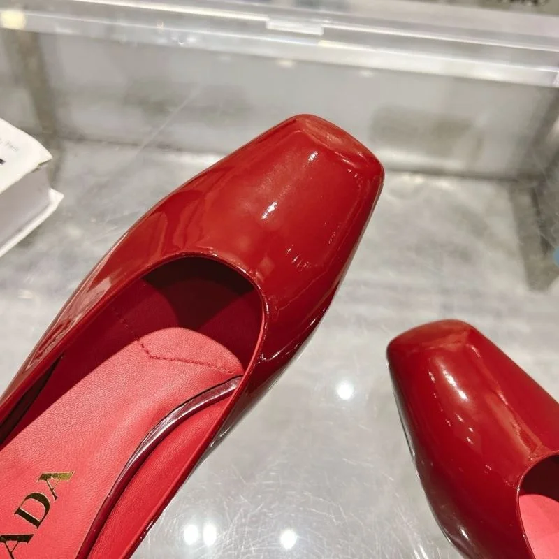 Compact Prada Slippers 34051
