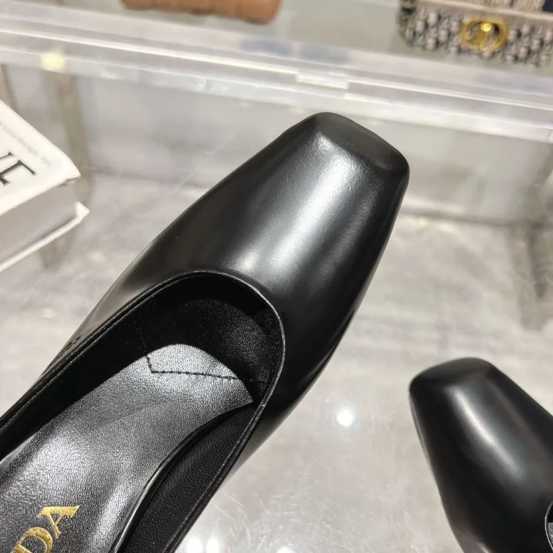 Unisex Prada Slippers 34038