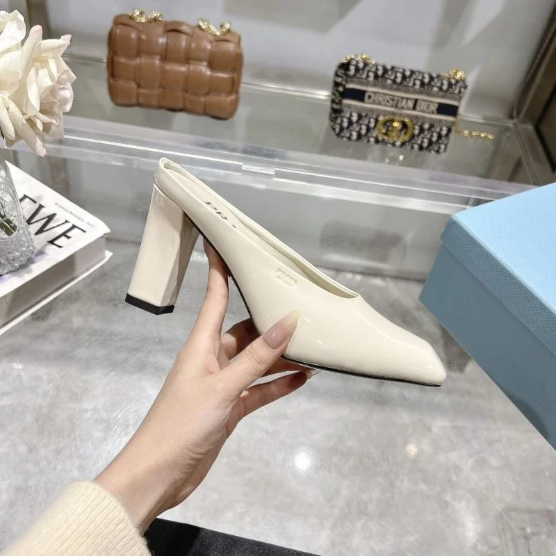 Prada Slippers Breathable 34050