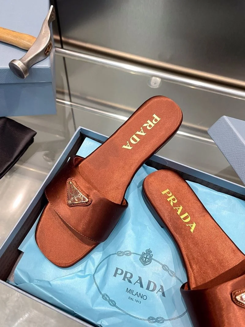 Prada Slippers Unique 34033