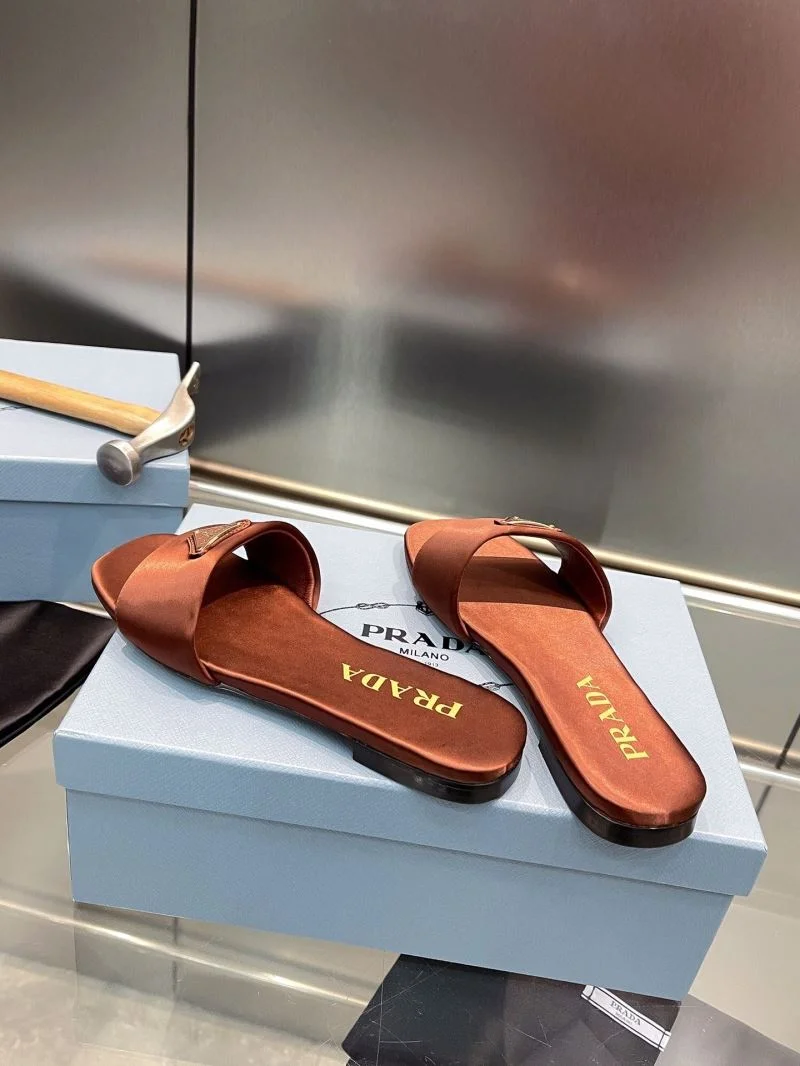 Prada Slippers Unique 34033