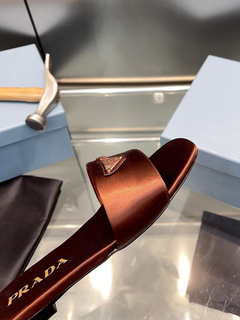 Prada Slippers Unique 34033