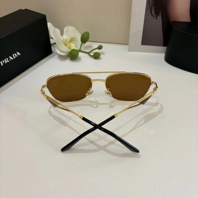 Snug Prada Sunglasses 281956