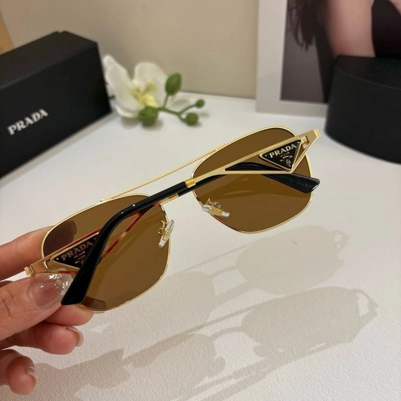 Snug Prada Sunglasses 281956