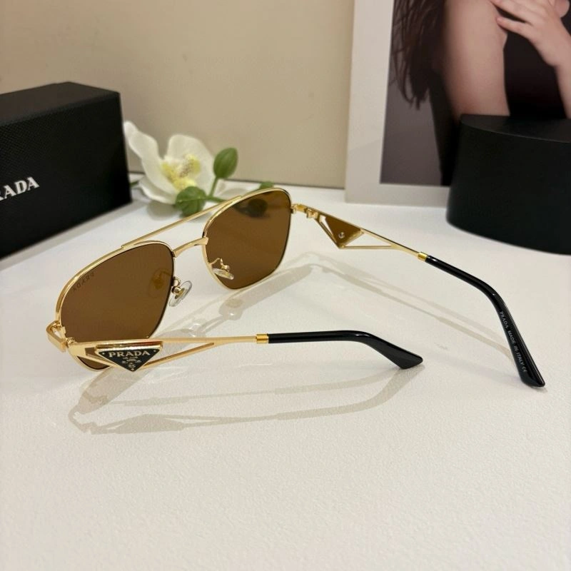 Snug Prada Sunglasses 281956
