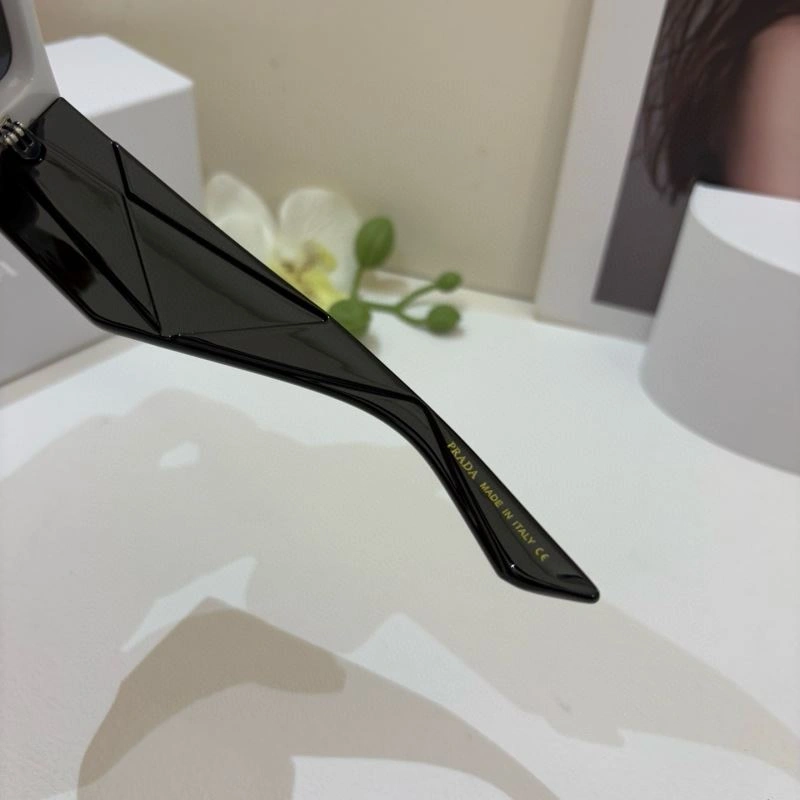 Prada Sunglasses EyeCatching 281945