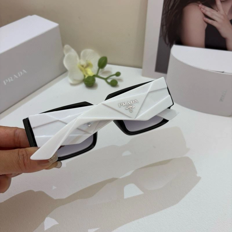 Compact Prada Sunglasses 281937