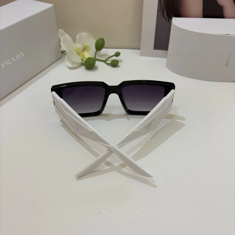 Compact Prada Sunglasses 281937