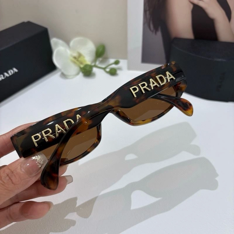 Effortless Prada Sunglasses 281916
