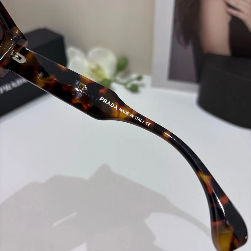 Effortless Prada Sunglasses 281916