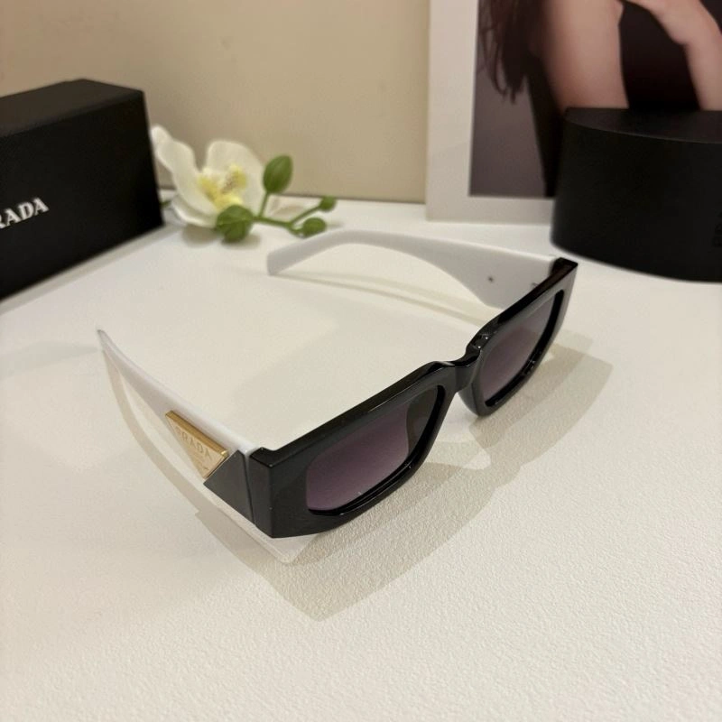 Vibrant Prada Sunglasses 281906