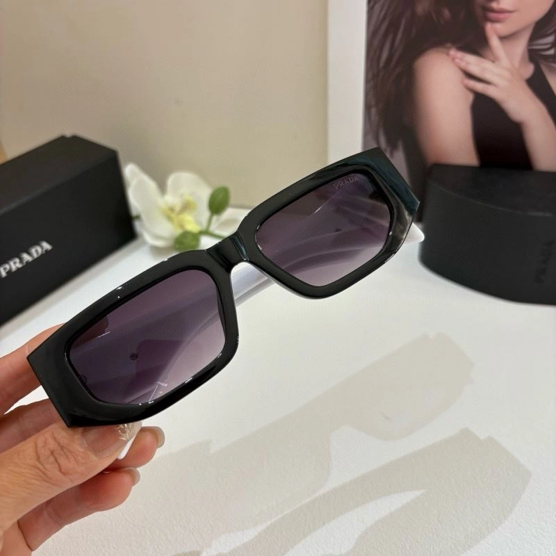 Vibrant Prada Sunglasses 281906