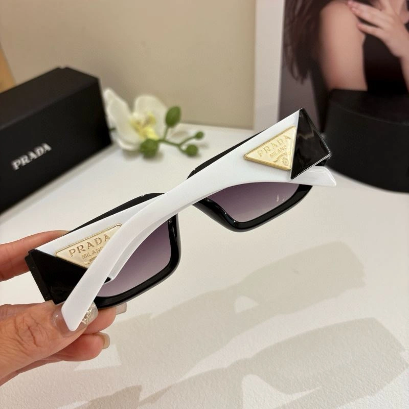 Vibrant Prada Sunglasses 281906