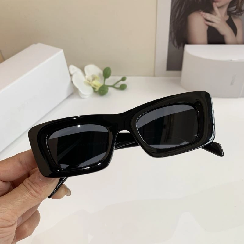 Prada Sunglasses FashionForward 281897