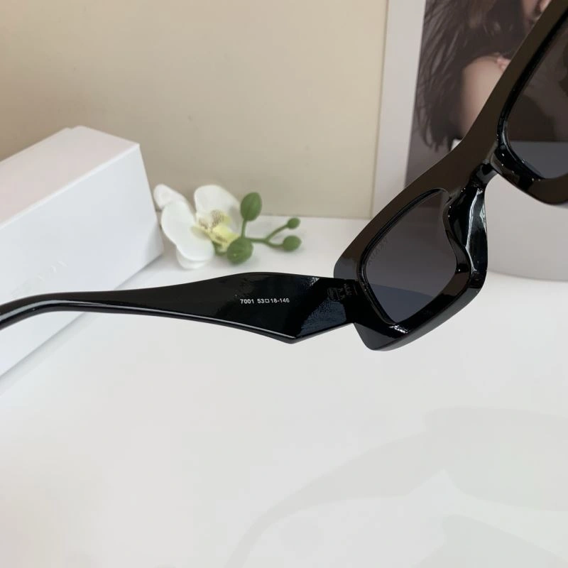 Prada Sunglasses FashionForward 281897