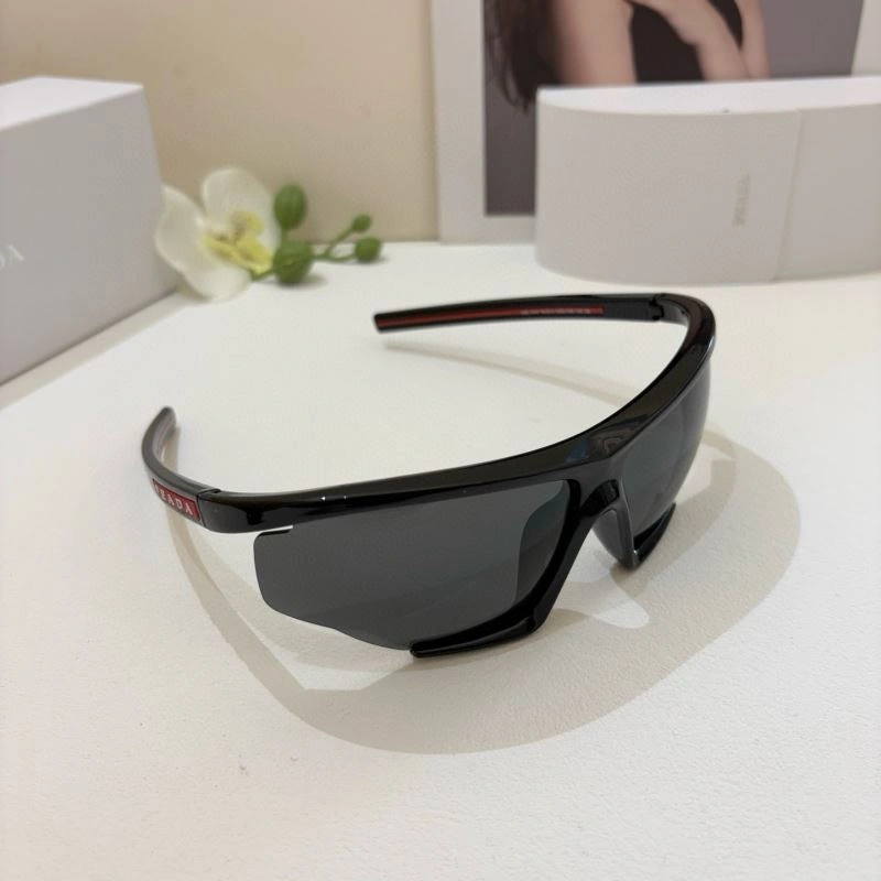 Effortless Prada Sunglasses 281854