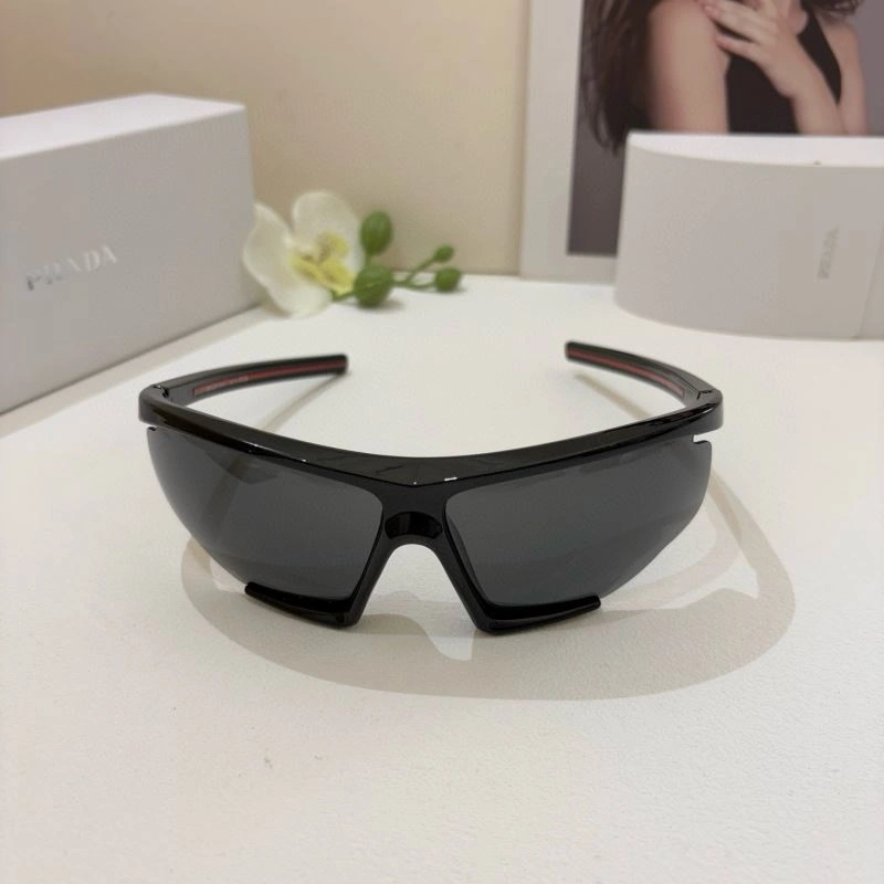 Effortless Prada Sunglasses 281854