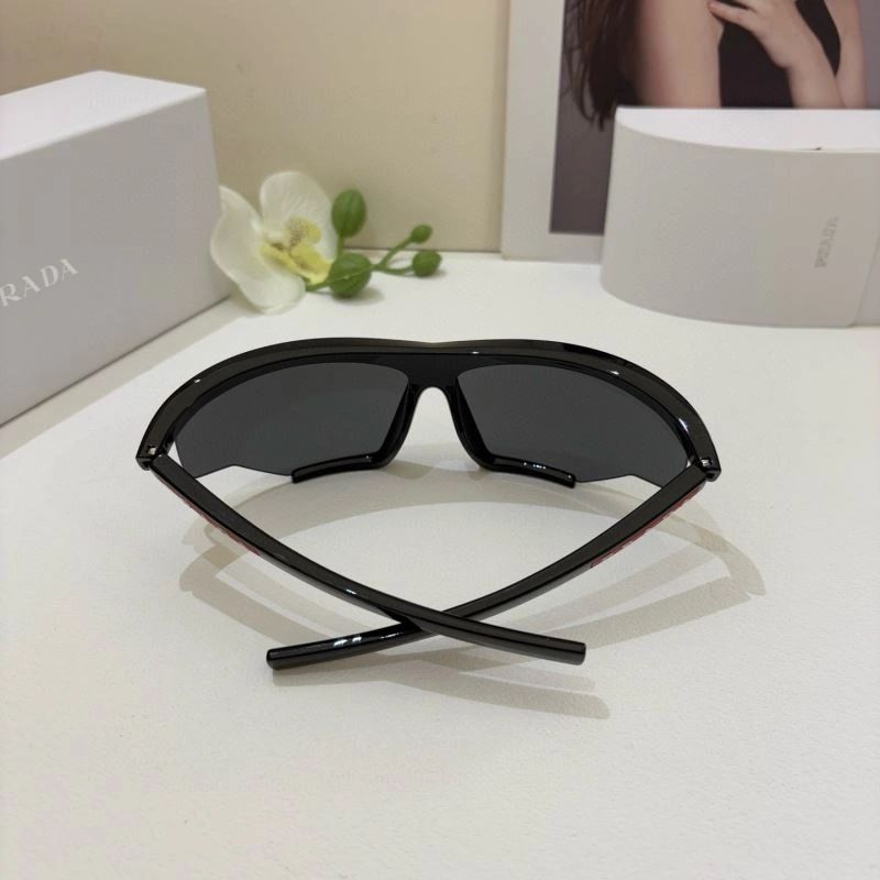 Effortless Prada Sunglasses 281854