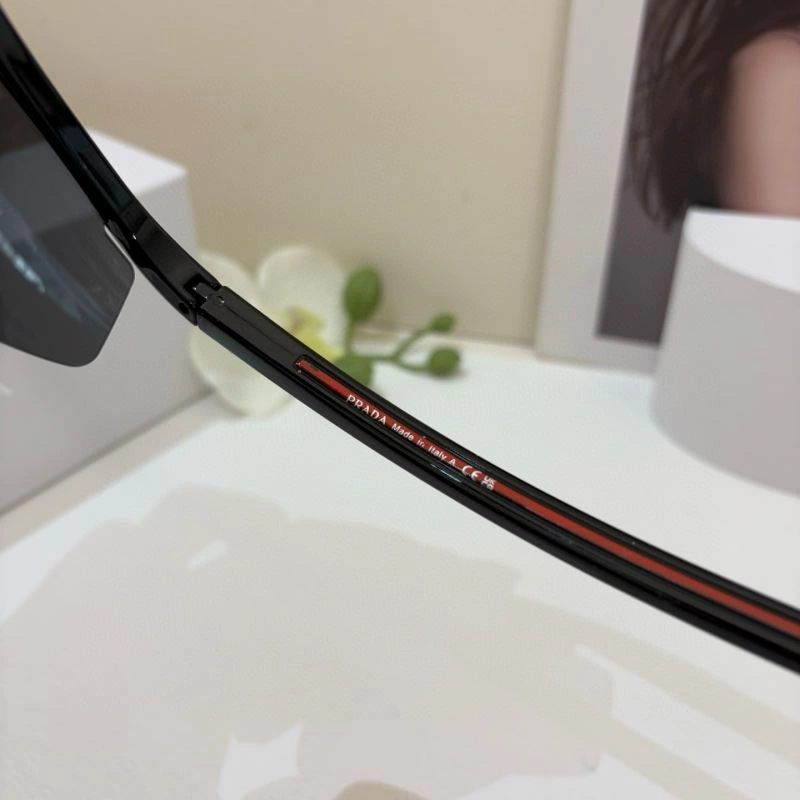 Effortless Prada Sunglasses 281854