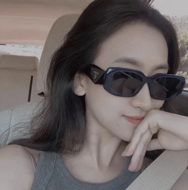 Prada Sunglasses RelaxedFit 281880