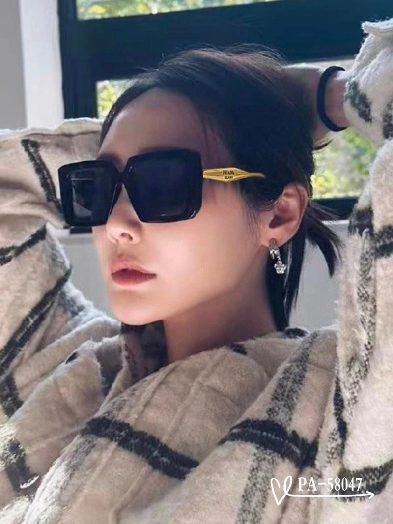 Lightweight Prada Sunglasses 281870