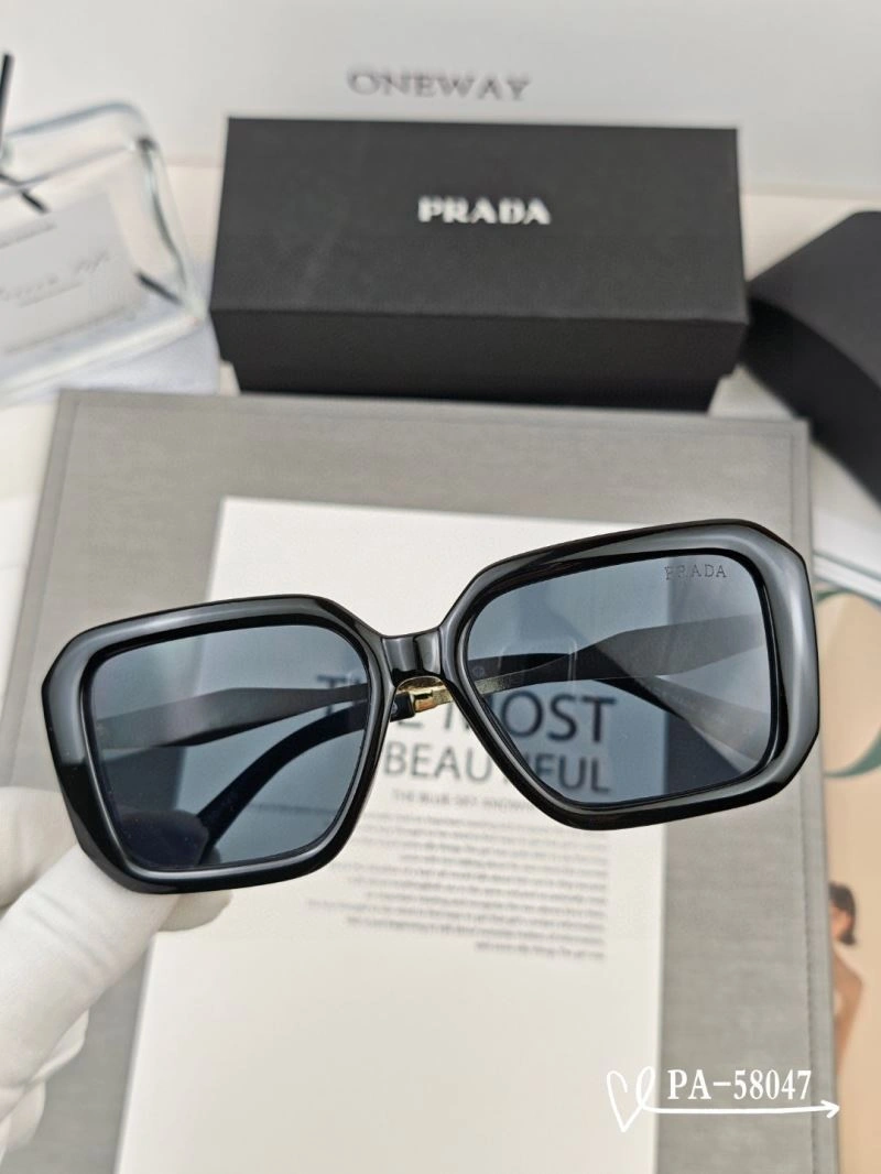 Elegant Prada Sunglasses 281873