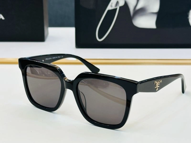 Vibrant Prada Sunglasses 281835