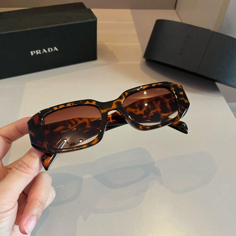 Fashionable Prada Sunglasses 282062