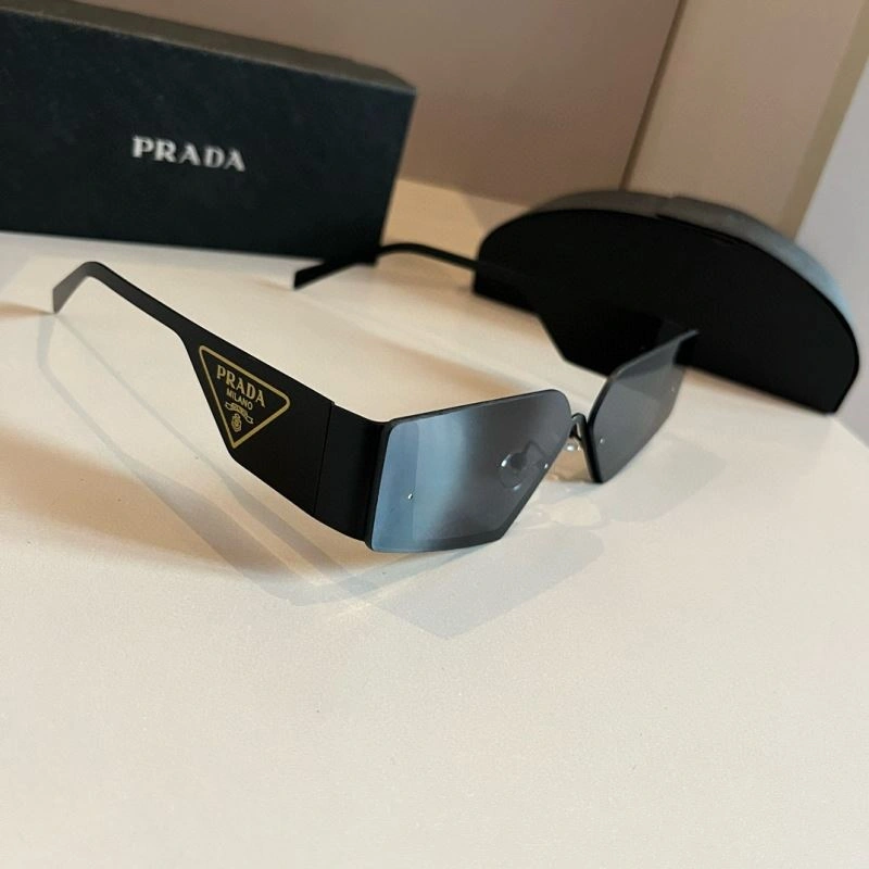 Effortless Prada Sunglasses 282059