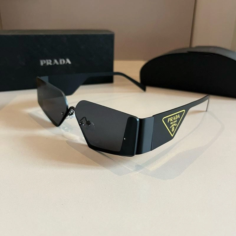 Effortless Prada Sunglasses 282059