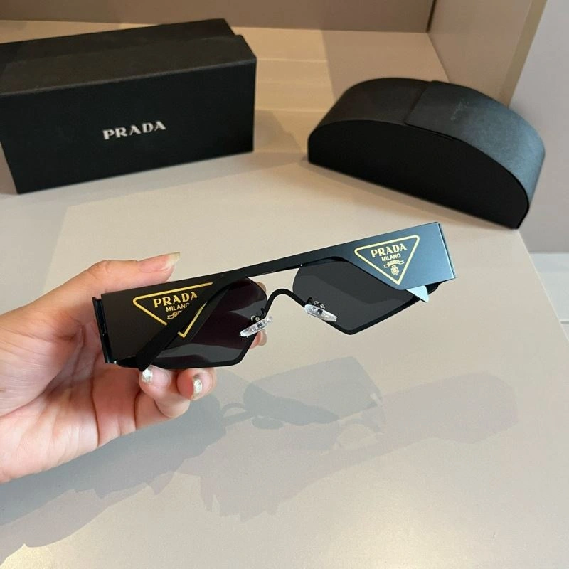 Effortless Prada Sunglasses 282059