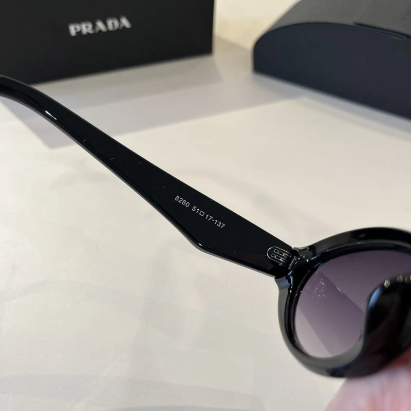 Snug Prada Sunglasses 282055