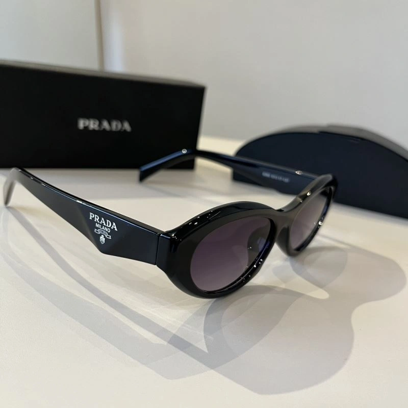 Snug Prada Sunglasses 282055