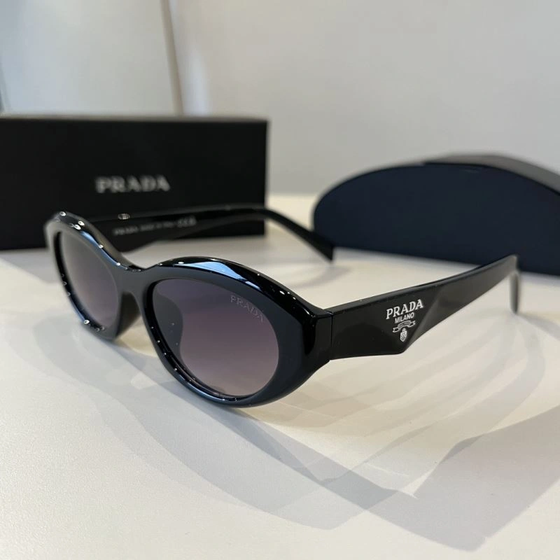 Snug Prada Sunglasses 282055