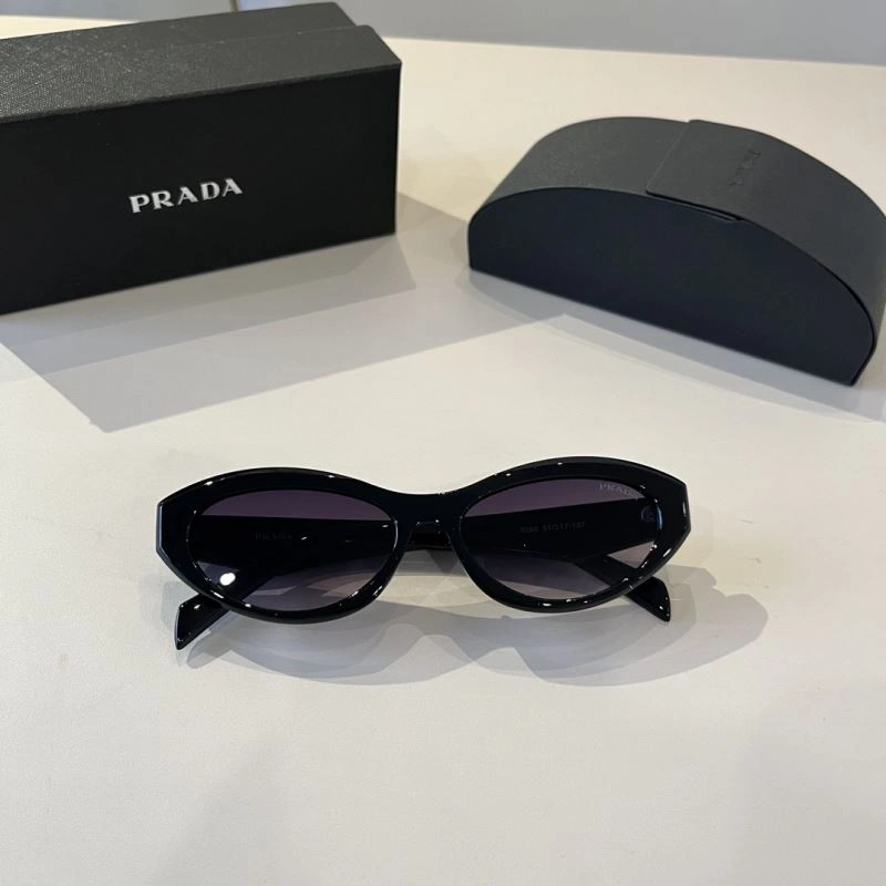 Snug Prada Sunglasses 282055