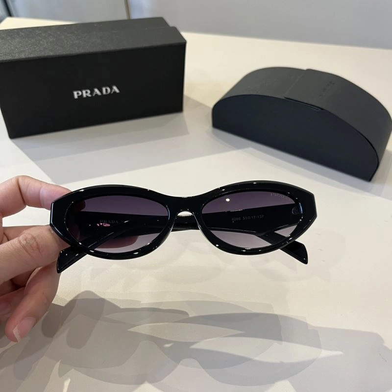 Snug Prada Sunglasses 282055