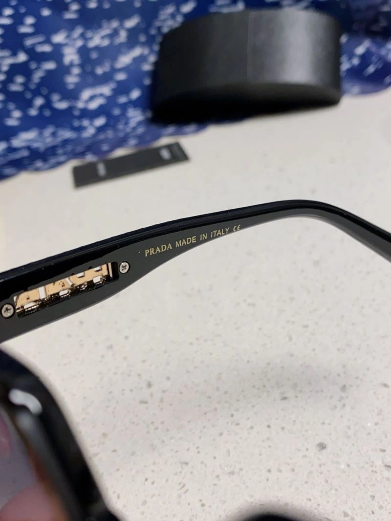 WellDesigned Prada Sunglasses 282054