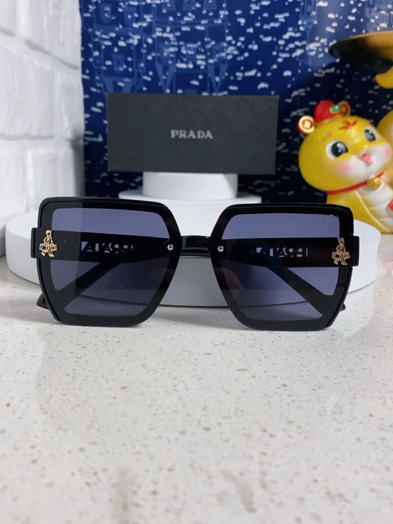 WellDesigned Prada Sunglasses 282054