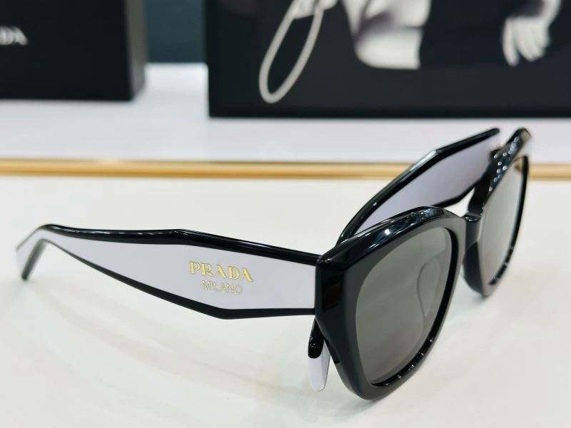 Prada Sunglasses Lightweight 282048