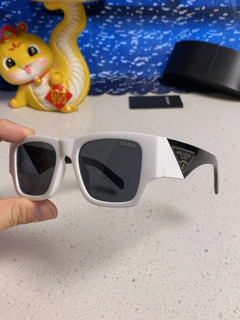 Neat Prada Sunglasses 282040