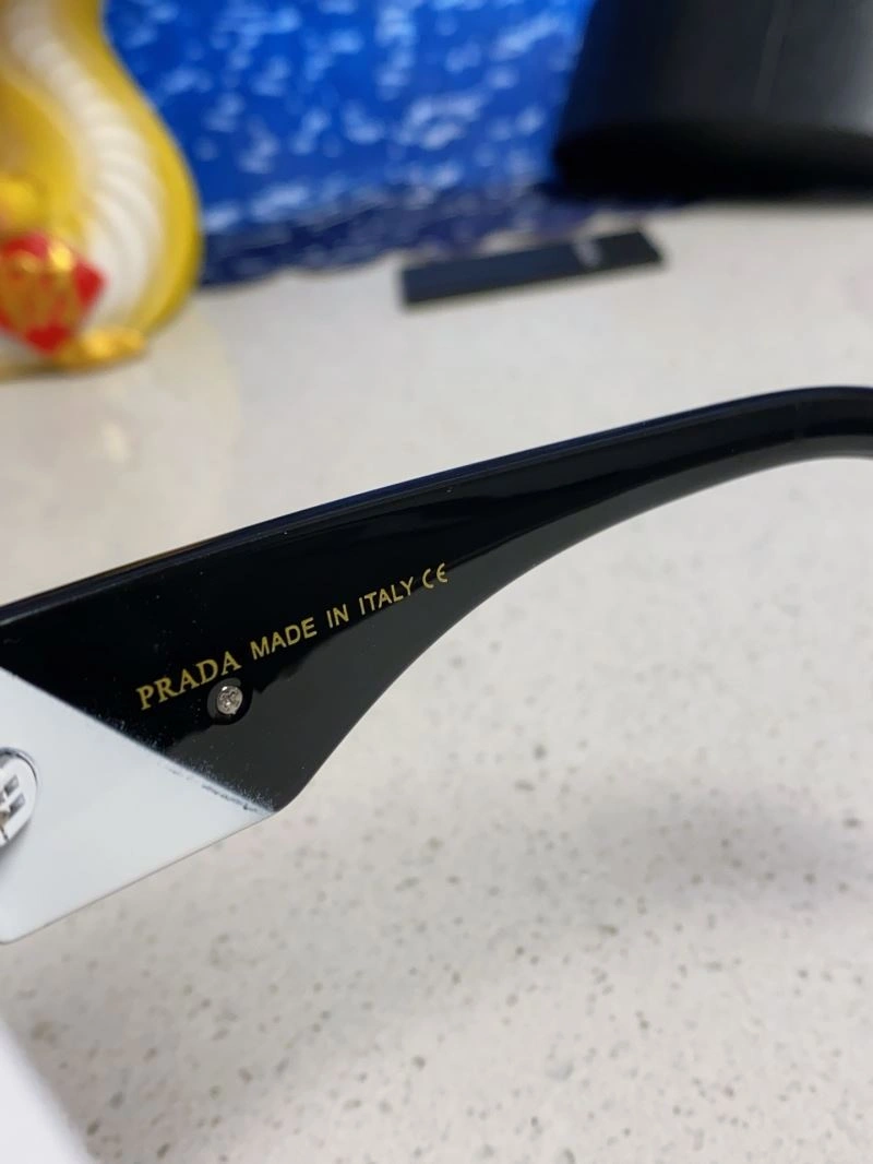 Neat Prada Sunglasses 282040