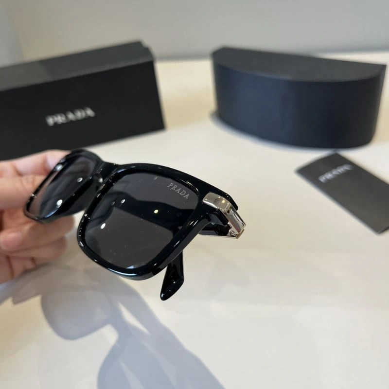 Compact Prada Sunglasses 282002