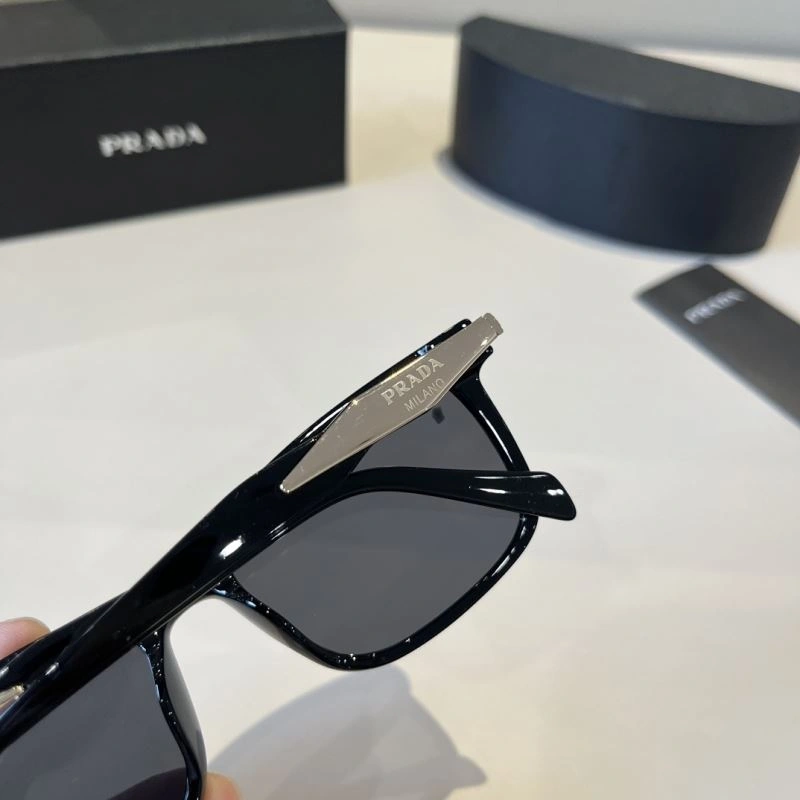 Compact Prada Sunglasses 282002