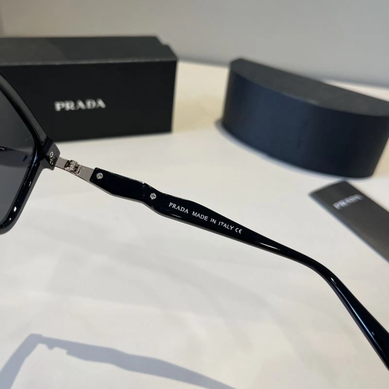 Compact Prada Sunglasses 282002